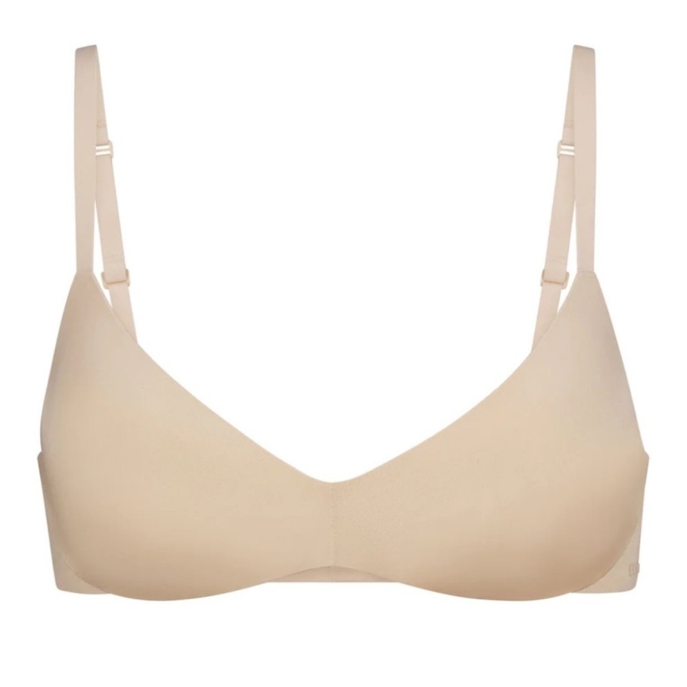 Skims WIRELESS Form Lightly lined Bra Sand Cream NWT 36A‎
